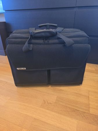 Praktischer Rollkoffer Trolley von Delsey