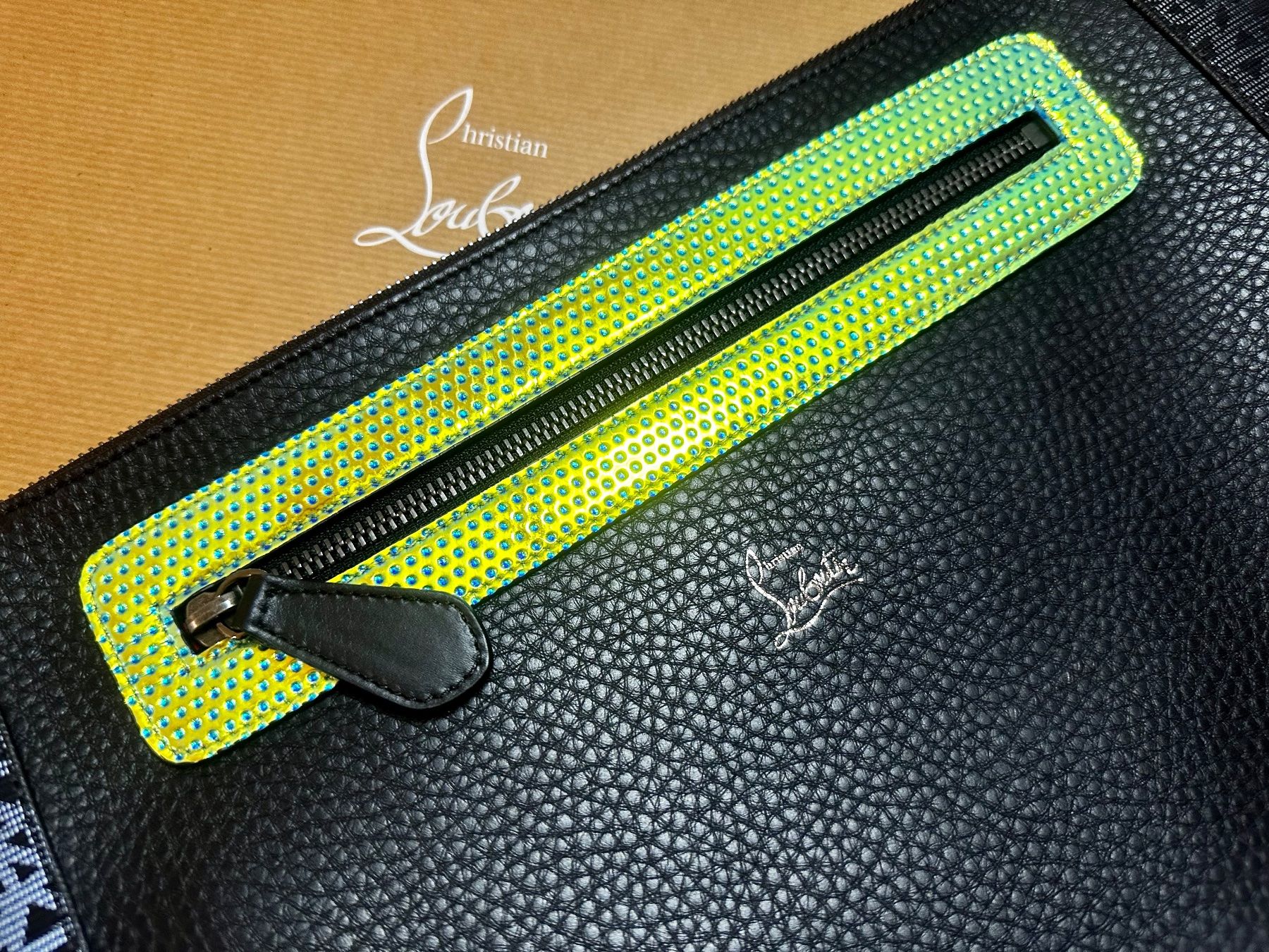 Christian Louboutin Borse: Original Christian Louboutin Peter Pochette – Nuovo e nell'imballaggio originale da Zürich venduto da swizzmember 1