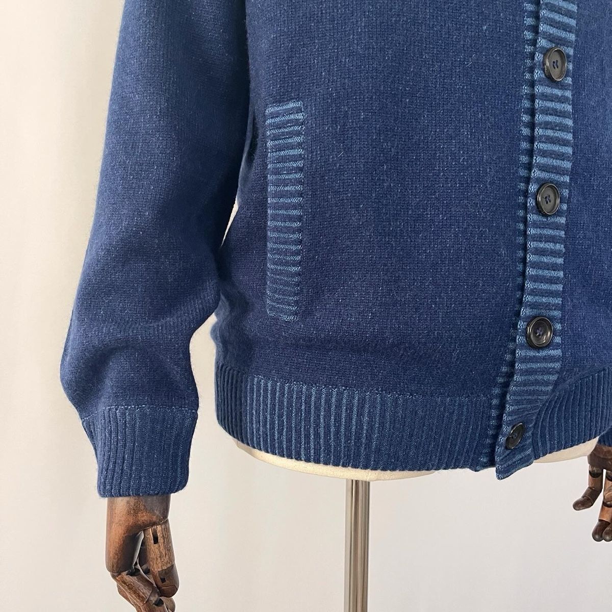 Maglioni & Felpe: FERU Cashmere Cardigan new – Nuovo e nell'imballaggio originale da Emmen venduto da Avviivva_Com2023 2