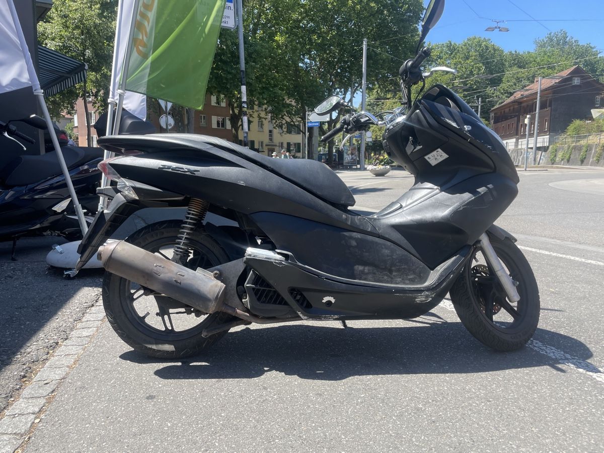 Honda Scooters: Honda PCX 125ccm, 2012, Occasion – Gebraucht aus Bolligen von qui_7h67 1