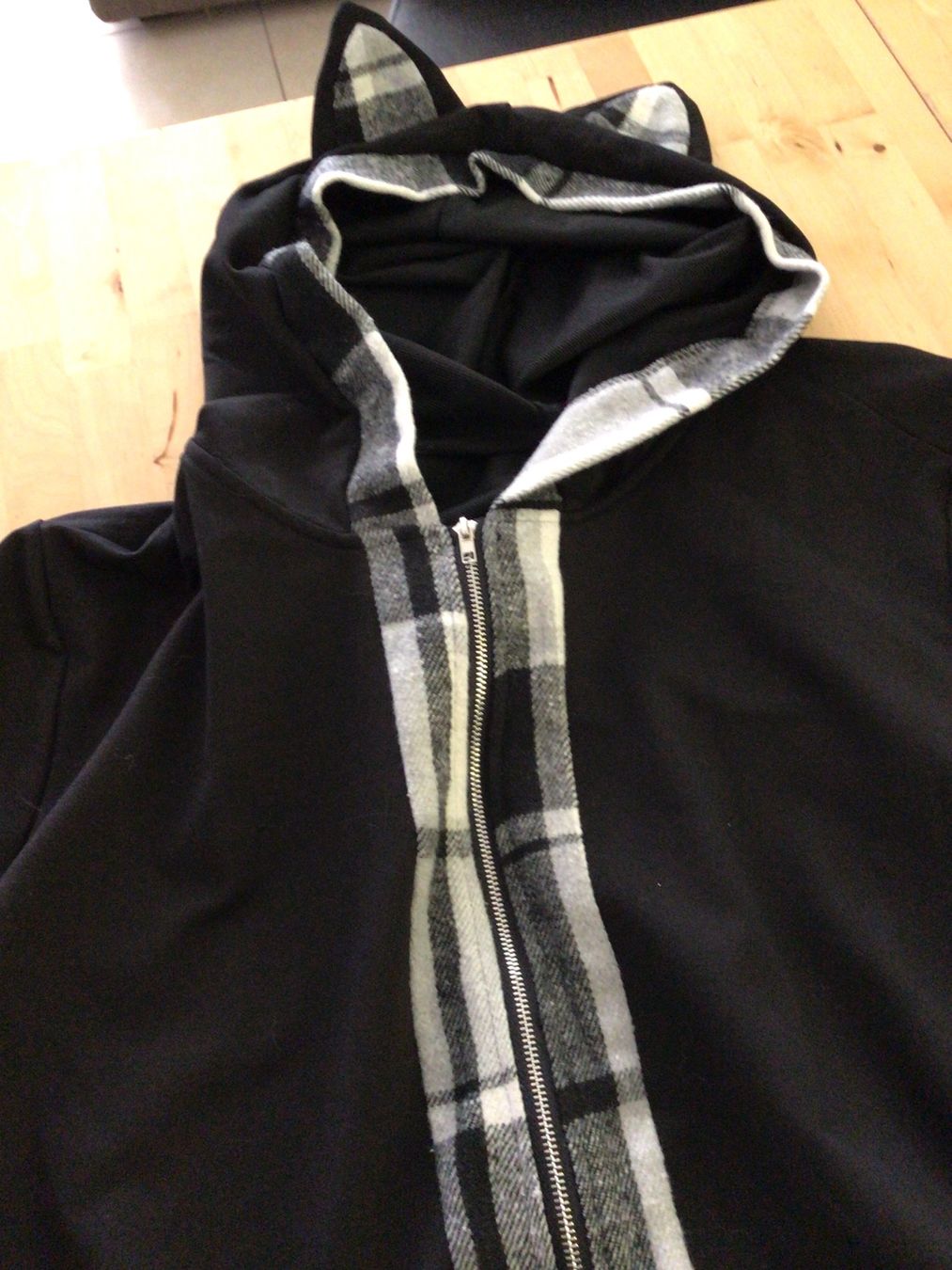 Costumi: Jacke schwarz mit Ohren Grösse 3XL – Usato da Einsiedeln venduto da Tru7 5