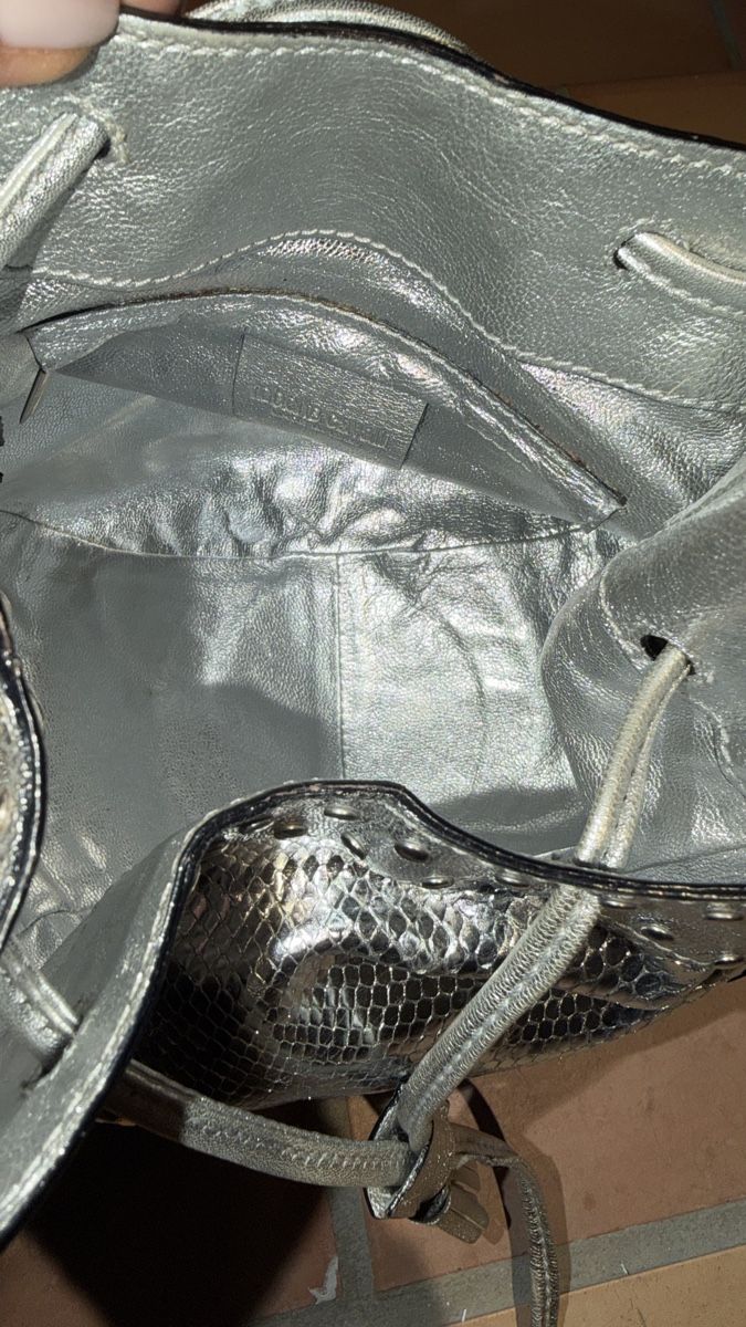 Roberto Cavalli Borse: Roberto Cavalli Silver studded leather bucket bag – Nuovo (secondo la descrizione) da Bursinel venduto da rud_9mxh 4