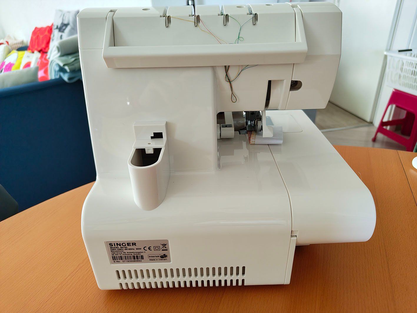 Singer Macchine da cucire: Machine à surjeter SINGER S010L blanche - très bon état – Nuovo e nell'imballaggio originale da Payerne venduto da franky_23 2