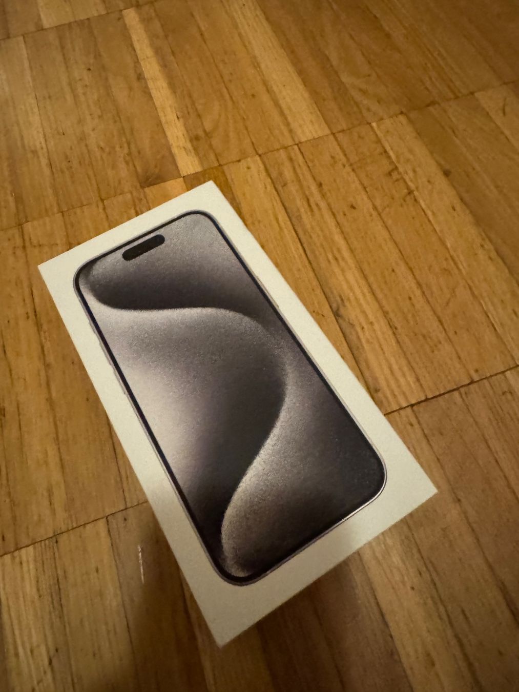 Apple Telefoni cellulari / Smartphones: Apple iPhone 15 Pro Smartphone gebraucht mit Verpackung – Usato da Zürich venduto da sofiaalpac 1