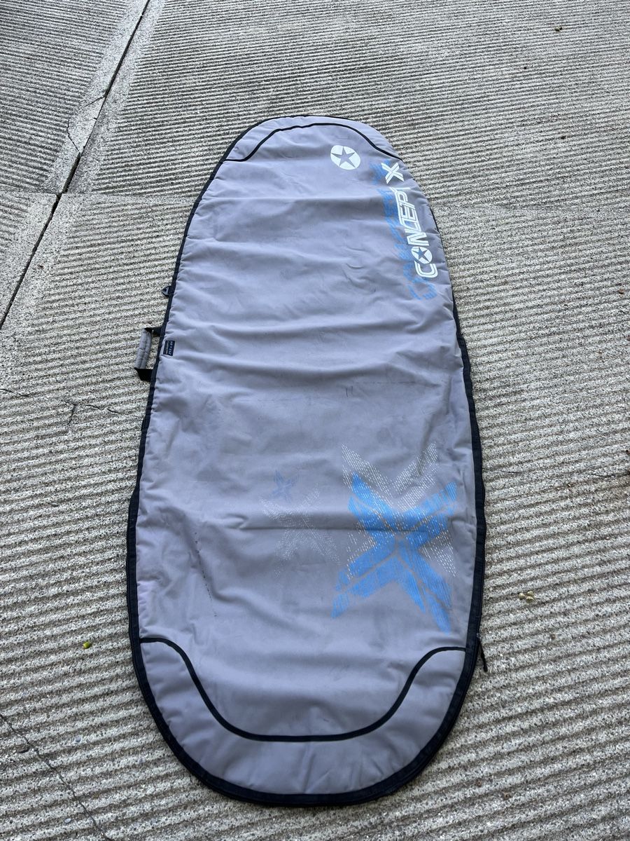Planches de surf: Tabou Rocket LTD 145lt 2020 (carbon) – D'occasion à Zollikerberg par pmi_qh7z 8