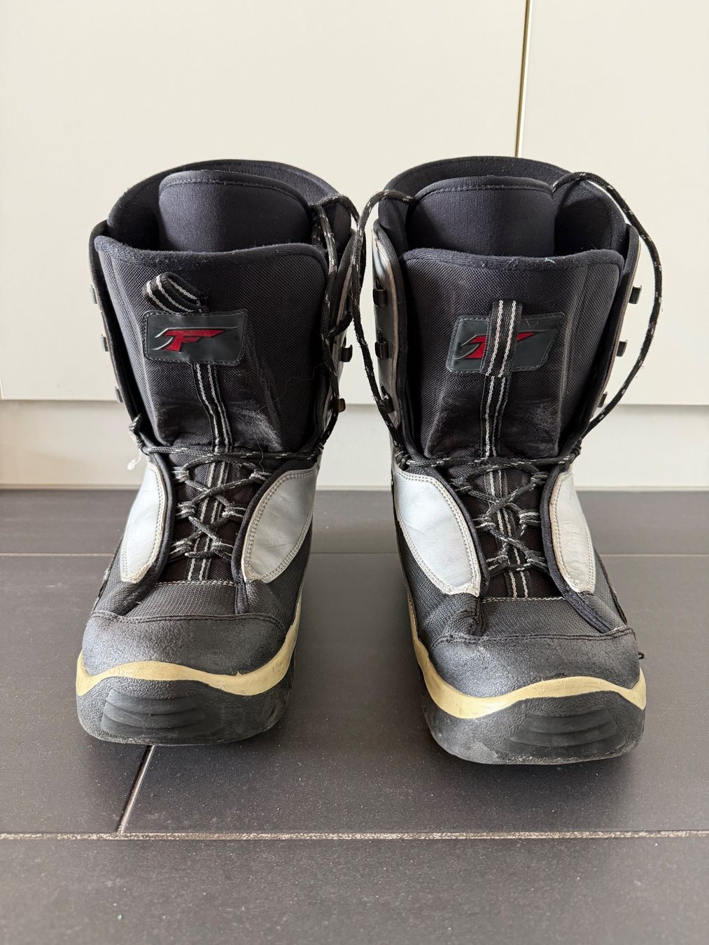 Scarpe da uomo: Snowboardschuhe Gr.46 – Usato da Luterbach venduto da biikej