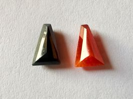 Zwei Pyramiden Edelsteine, rot und grün, selten!
