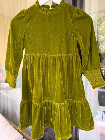 C&A Premium – Grünes Samtkleid, Gr. 128 – sehr guter Zustand