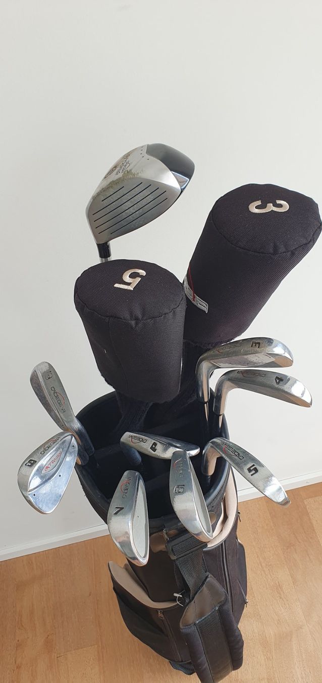 Schläger & Sets: Golfbag mit Schläger Komplettset – Gebraucht aus Stansstad von  6