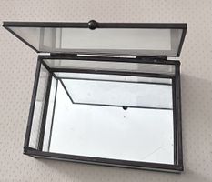 Boîte à bijoux en verre et métal