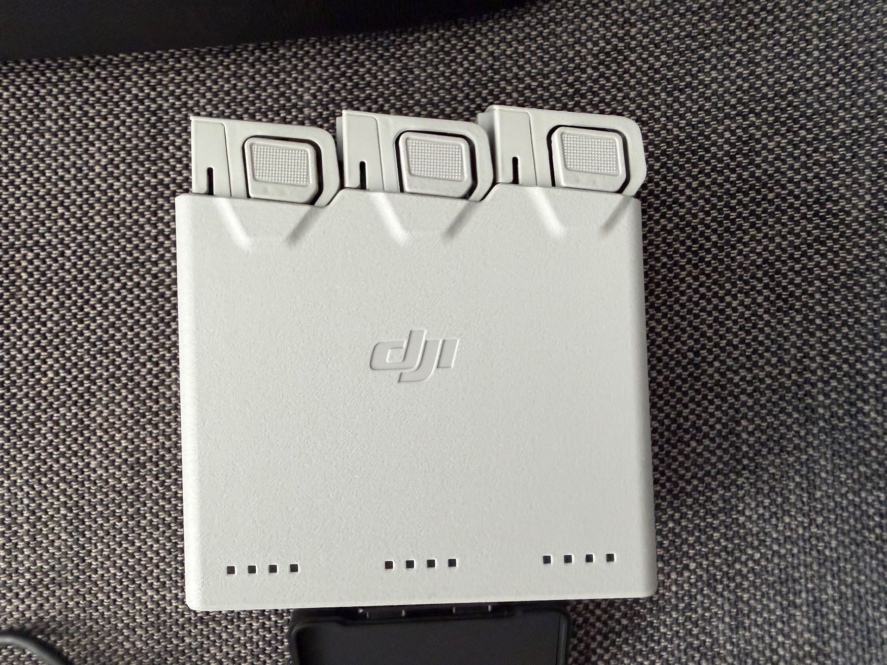 DJI RC Modellbau: DJI Mini 3 Pro Drohne Fly More Set mit Controller, neuwertig – Gebraucht aus Riehen von Nyenhuis 7