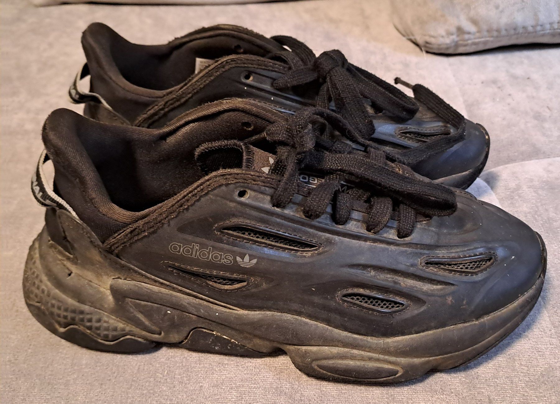 Adidas Herrenschuhe: Freizeit-Turnschuh_Adidas_Gr.37 1/3_schwarz – Gebraucht aus Niederweningen von schlossgeist8158 1