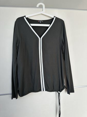 olivgrüne Bluse
