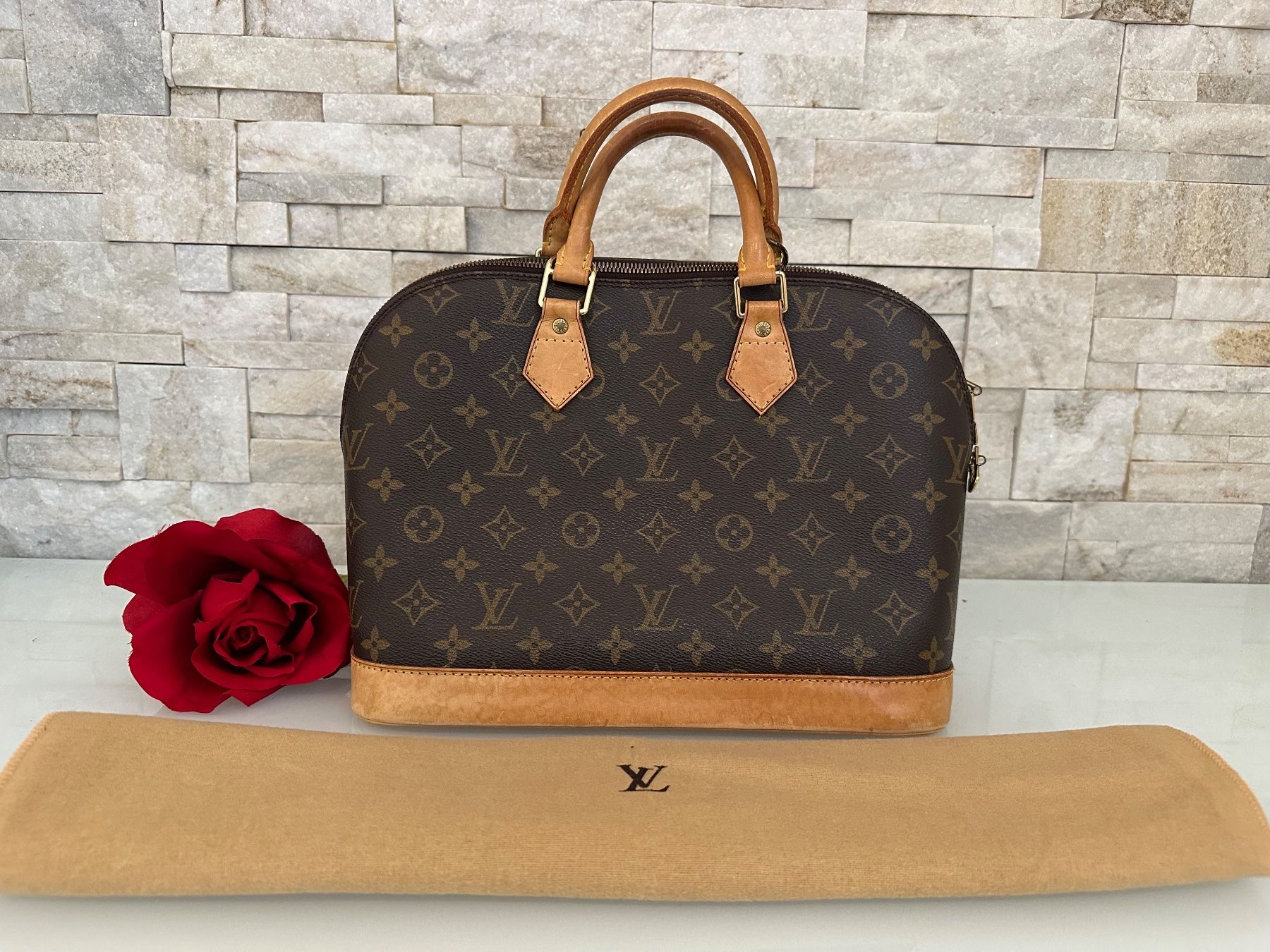 Louis Vuitton Borse da donna: Louis Vuitton Alma Canvas - Nr. 751 – Usato da Hittnau venduto da LuxAndMore