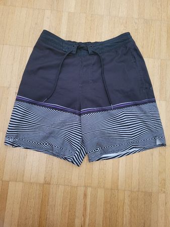 33. Short de bain S noir/blanc/violet 