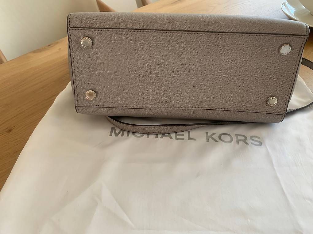 Michael Kors Borse da donna: Michael Kors Ledertasche Selma – Usato da Sargans venduto da jenabek 1