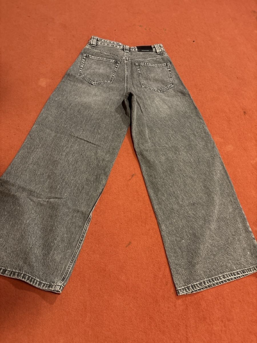 Stradivarius Jeans: Graue Baggy jeans – Nuovo (secondo la descrizione) da Affoltern am Albis venduto da tam_5vn5 3