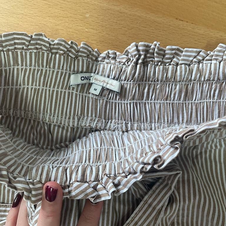 Pantaloni: Shorts M – Usato da Itingen venduto da alexasoldie 1