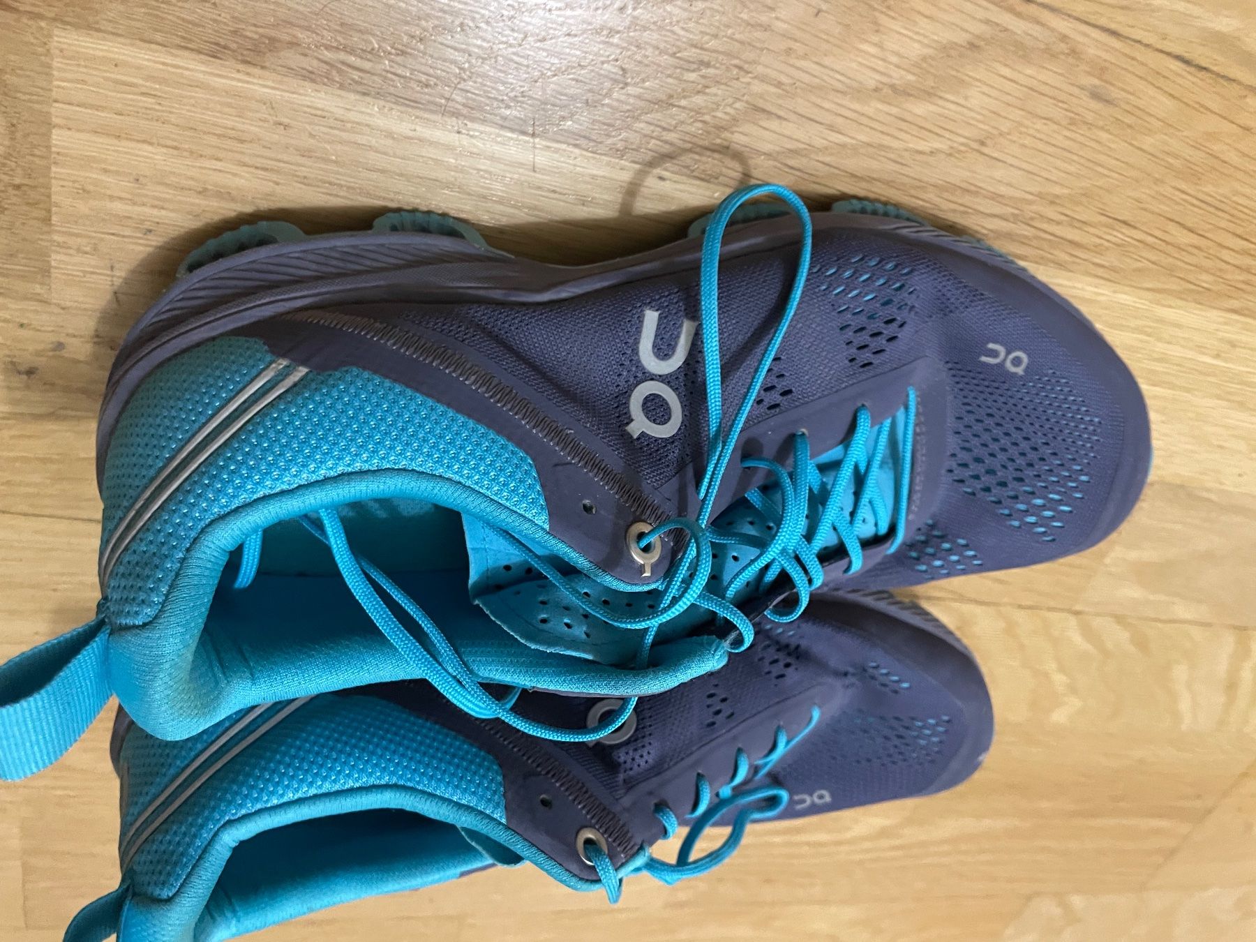 On Chaussures femmes: On Schuhe, gr. 39 – D'occasion à Zürich par luc_zs7m 1
