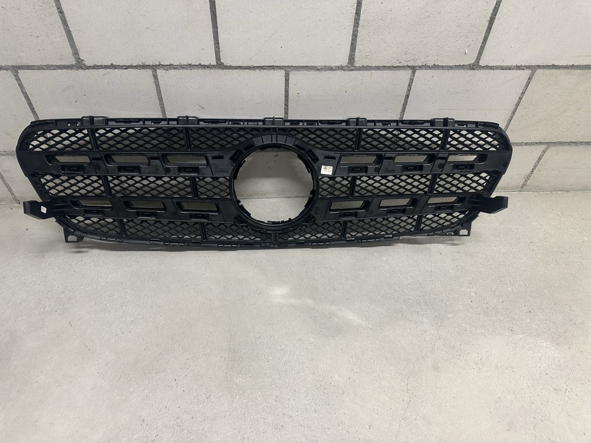Mercedes-Benz Toutes les pièces auto: Mercedes gla Kühlergrill – Neuf (Voir description) à Mellingen par shu_7g8d 4