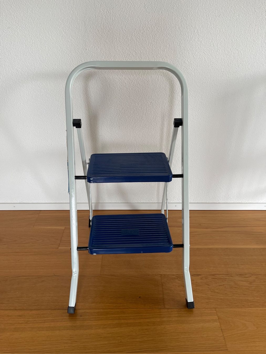 Scale: Klapptrittleiter, 2 Stufen, Stahl – Usato da Ehrendingen venduto da abo_p9n6