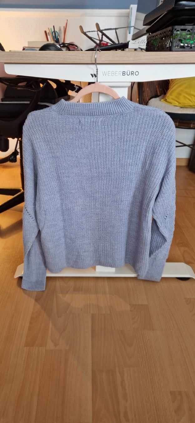 Maglioni & Felpe: Pigalle Strickpullover, hellblau, Grösse S, Top Zustand! – Usato da Rüfenacht BE venduto da Loeti1992 1
