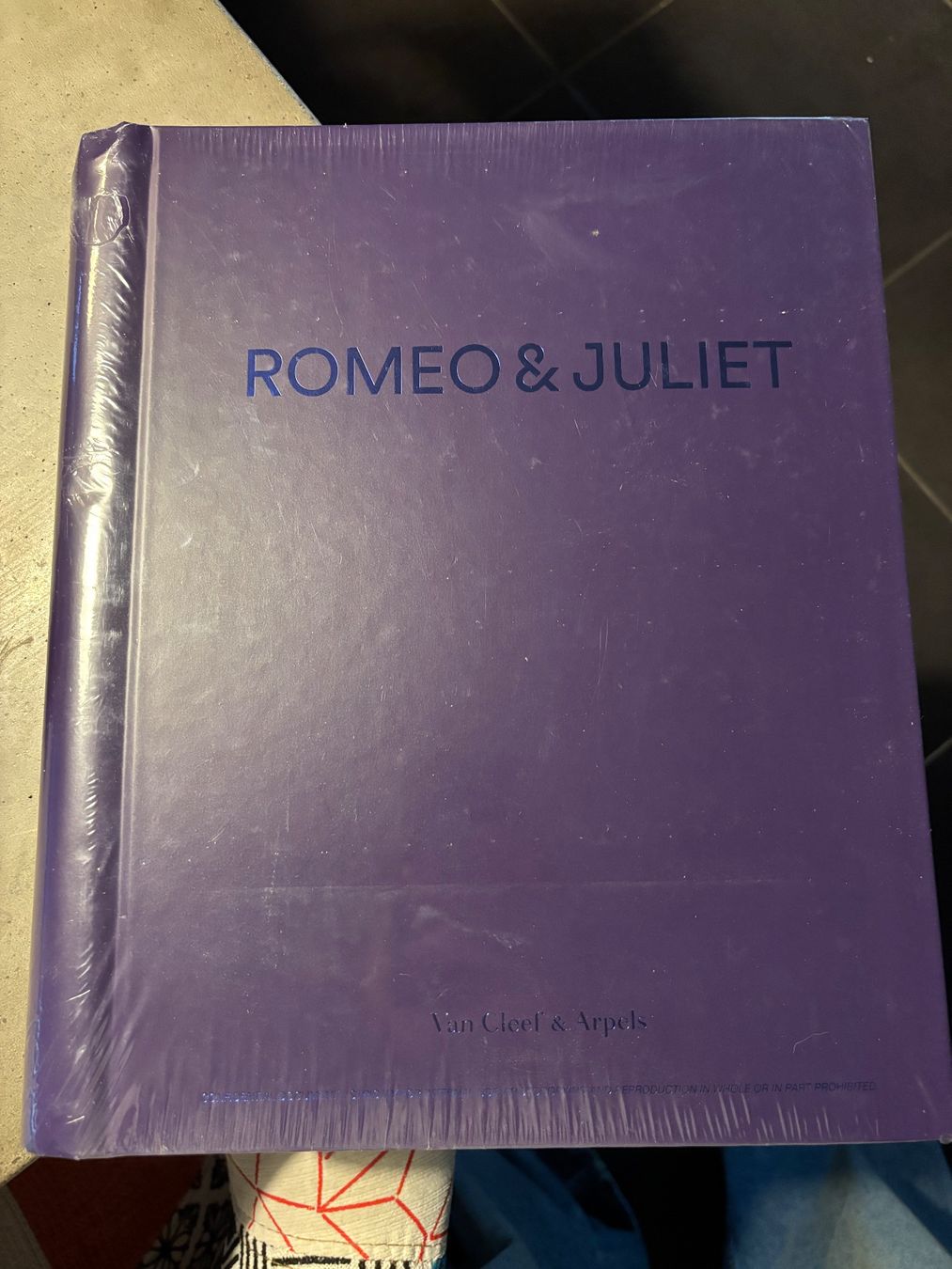 Libri: Romeo & Juliet (Van Cleef & Arpels) - Emballage d'origine – Nuovo e nell'imballaggio originale da Courtion venduto da joh_bx8m
