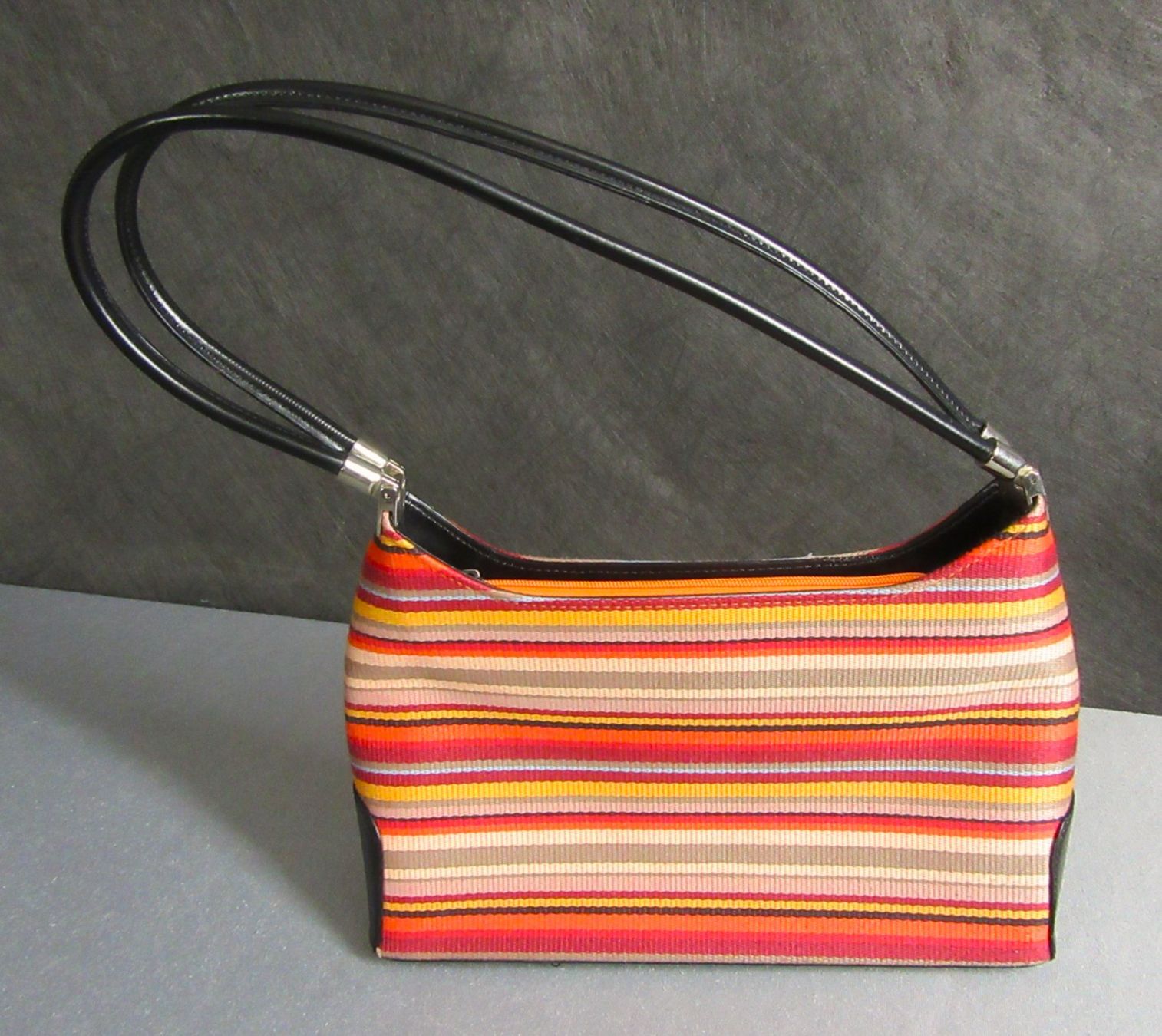 Borse da donna: schöne Handtasche bunt gestreift - ab CHF 5.00 – Usato da Auenstein venduto da Padabimbim 3