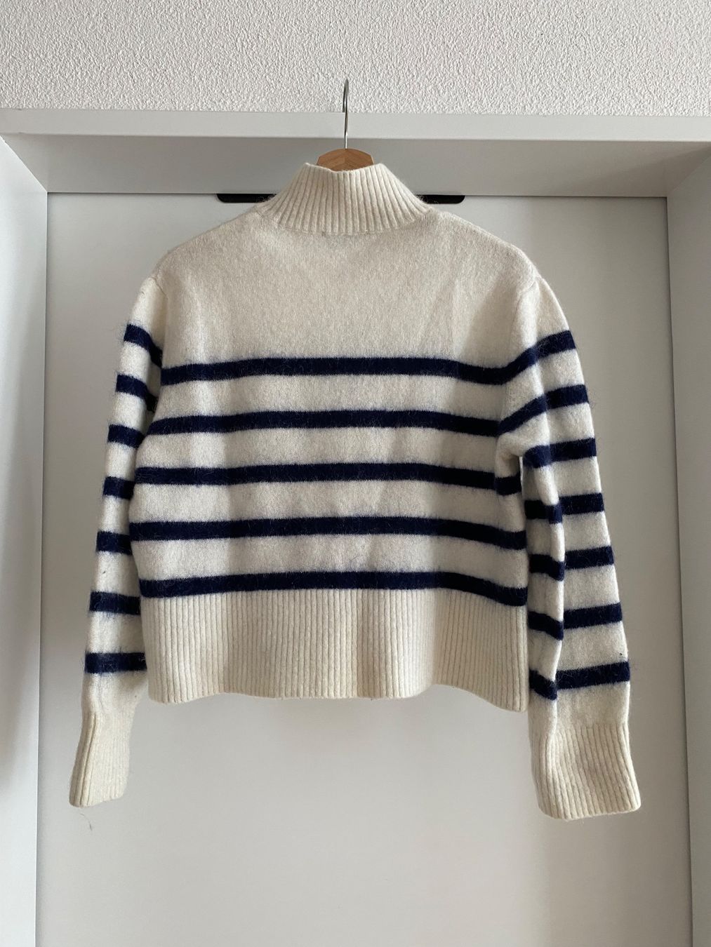 Other Stories Pulls & Sweat-shirts: Wollpullover von Other Stories – D'occasion à Emmen par Linda-Bachmann 1