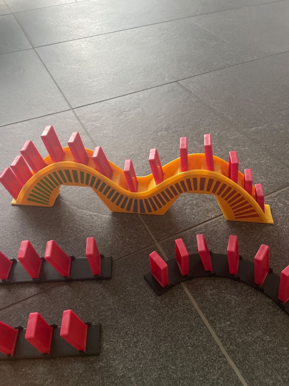 Goliath Giochi: Domino Express Sets 500 Pack und Amazing Looping Set – Usato da Dürrenäsch venduto da sil_x298 7