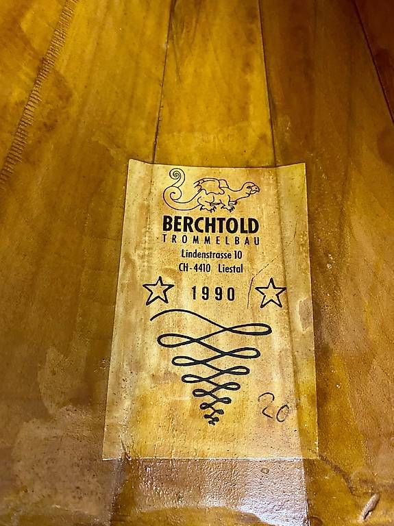 Strumenti musicali: Djembe Berchtold  – Usato da Zürich venduto da TruudiT 2