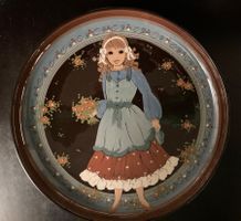 Rheinfelder Keramik Wandteller Mädchen Blumen