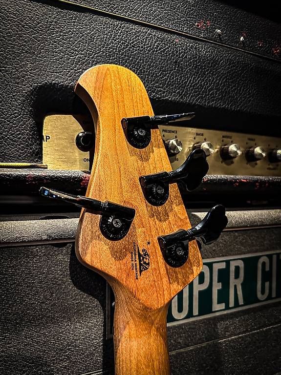 Music Man Strumenti musicali: Musicman Stingray Special Black H – Usato da Montreux venduto da Alligator-AMPS 5
