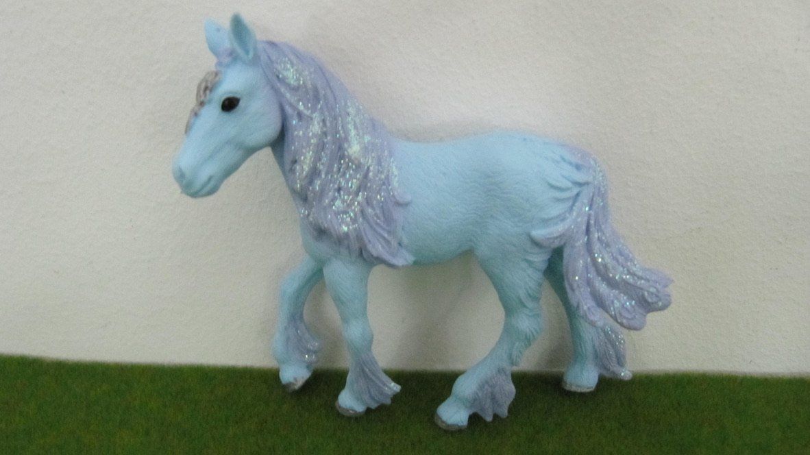 Schleich Spielzeuge: Schleich Bayala Einhörner und süsse Ponys – Gebraucht aus Brunnen von Kiwiland1 2
