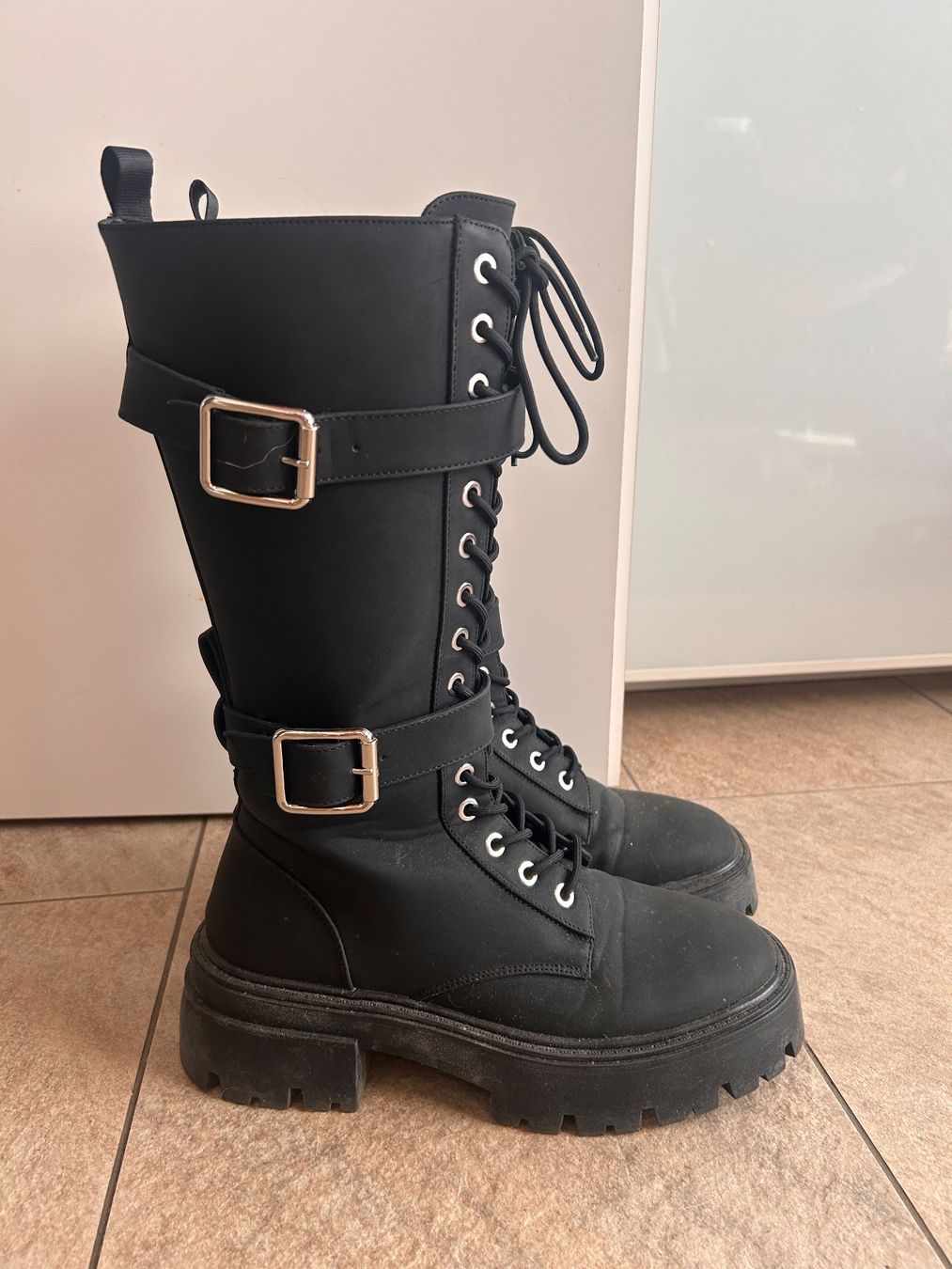 Damenschuhe: Schwarze Boots – Gebraucht aus Bönigen von zis_bnd7 1