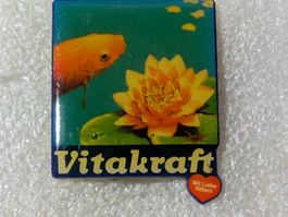 Ansteckpin 111: Vitakraft