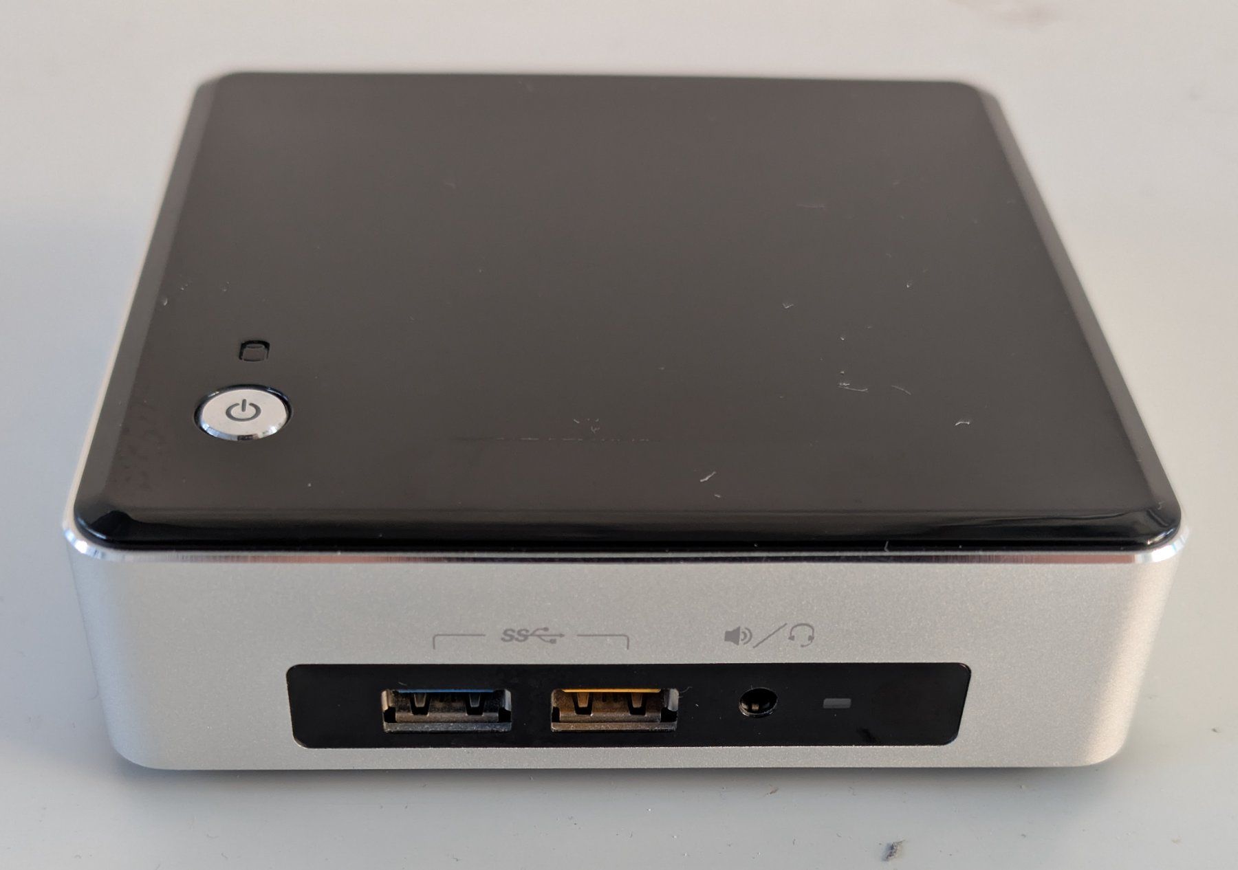 Intel PC: Intel NUC Kit NUC6i3SYK – Usato da Dietlikon venduto da ComdatAG 1