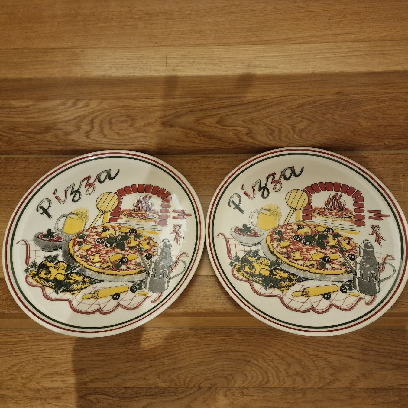 Piatti: 2er Set Vintage Pizza Teller Keramik – Usato da Uetikon am See venduto da Walkingtothemoon