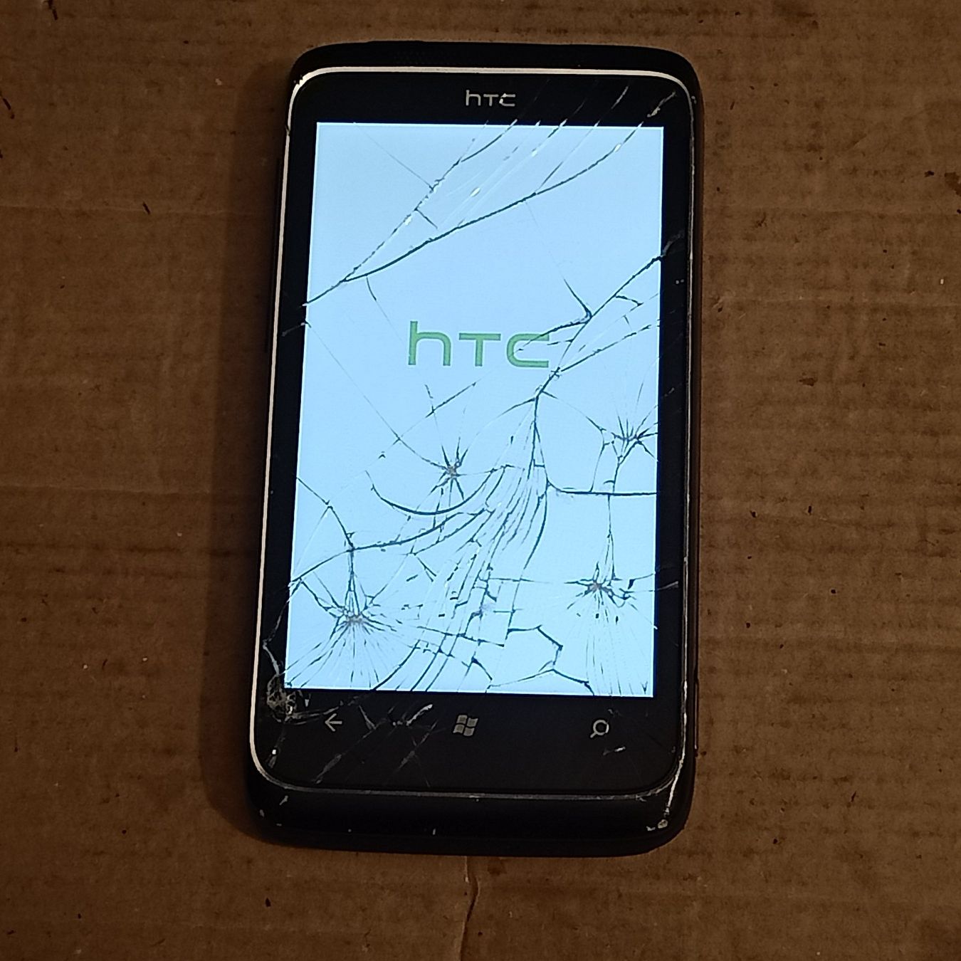 HTC Telefoni cellulari / Smartphones: Windows Smartphone ohne Sperre: HTC Trophy 7 – Usato da Winterthur venduto da Opusco