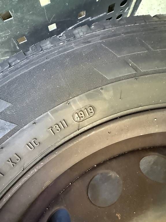 Pneus & Roues: Stahlfelgen Ford Transit – D'occasion à zuchwil par Miguel8 1