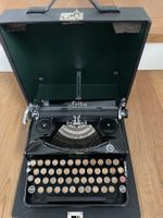 Schreibmaschine Erika, 30er Jahre, portabel und dekorativ
