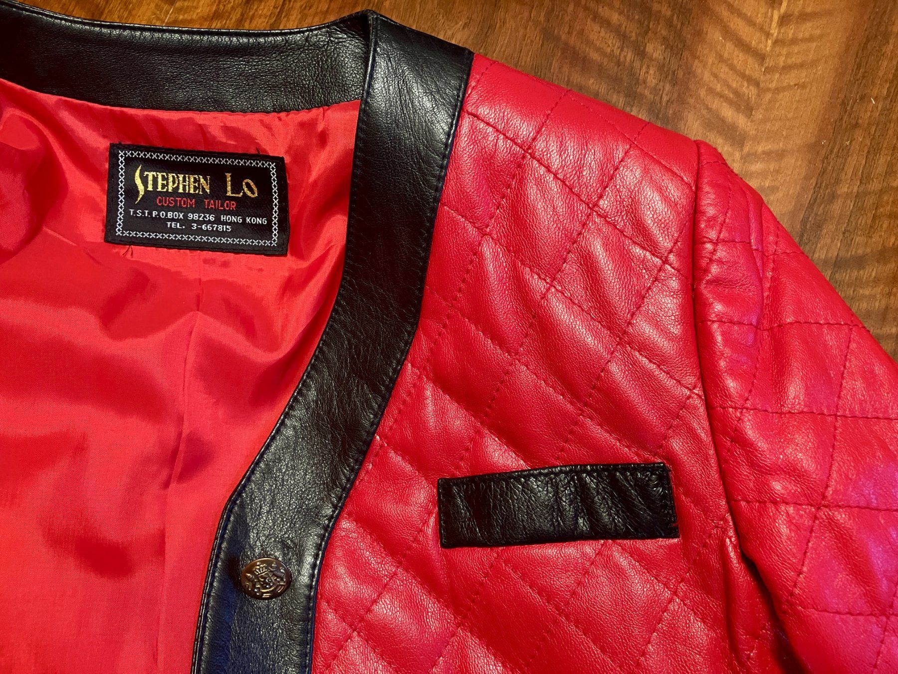 Jacken: Blazer Stephen Lo cuir rouge, vintage, taille S – Gebraucht aus Chêne-Bougeries von Vintage-Era 1