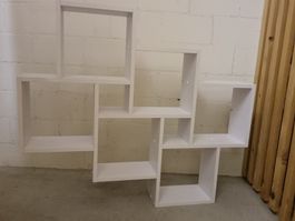 weisses, modernes Wandregal in Top Zustand!