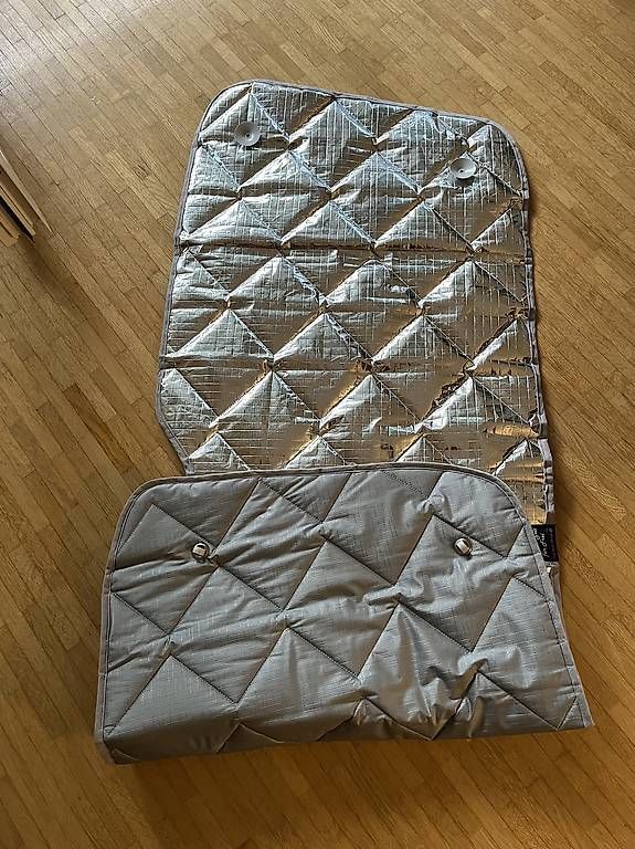 Tapis / Bacs: Isoliermatten/Abdunklungen VW T6/6.1 – D'occasion à Zürich par chb_gv6n 1