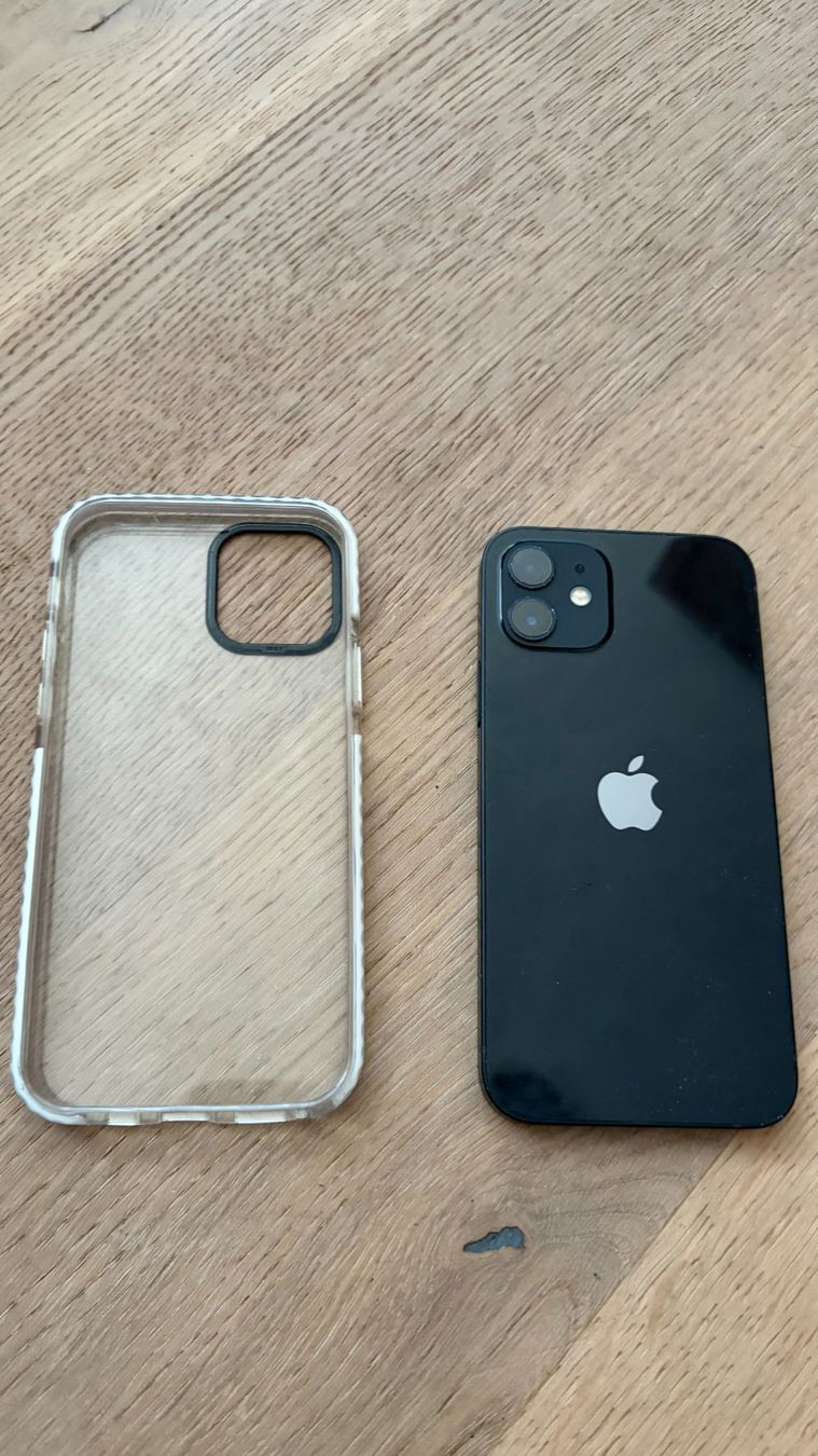 Apple Handys / Smartphones: Iphone 11 oder 12 (defekt) – Defekt aus zürich von schweigers 2