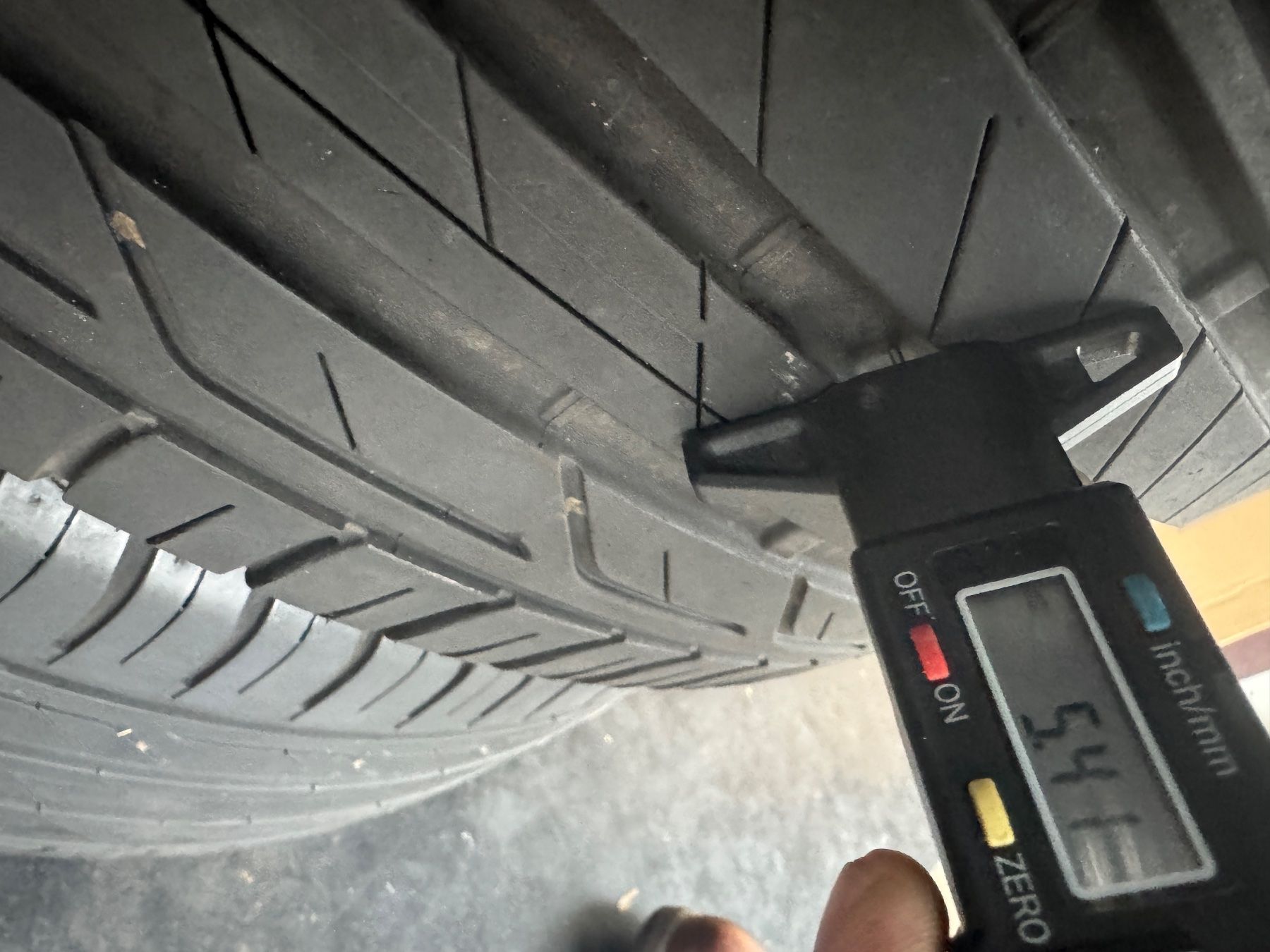 Bridgestone Pneumatici & Ruote complete: 215/55R17 – Usato da Widen venduto da Dinero02 3