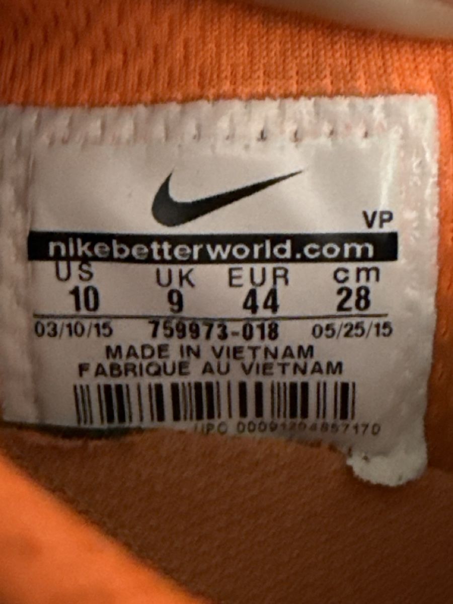 Nike Scarpe da uomo: Nike - baskets de football- taille 44 – Usato da Signy venduto da cla_9ptj 1