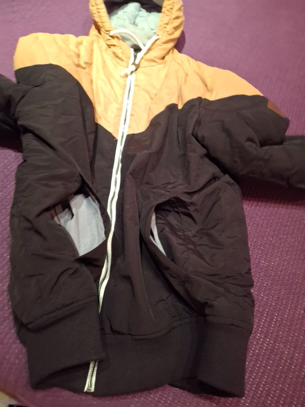 Giacche: Veste avec capuchon taille M marque FSBN – Usato da Villiers venduto da san_jn5w 1