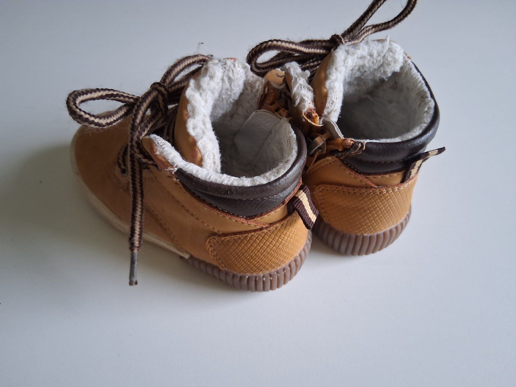 Scarpe per ragazzi: Bottines avec lacet et zip pour bébé – Usato da St-Légier-Chiésaz venduto da dma_699g 1