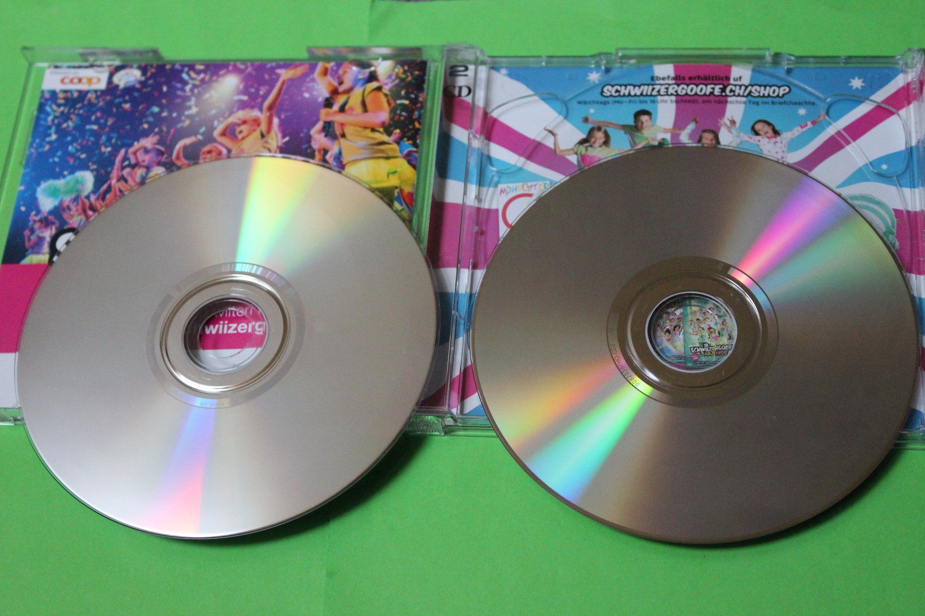 CD: Schwiizergoofe - Eusi Hits uf Englisch 2CDs 2013 – Usato da Tübach venduto da JamesStone 4